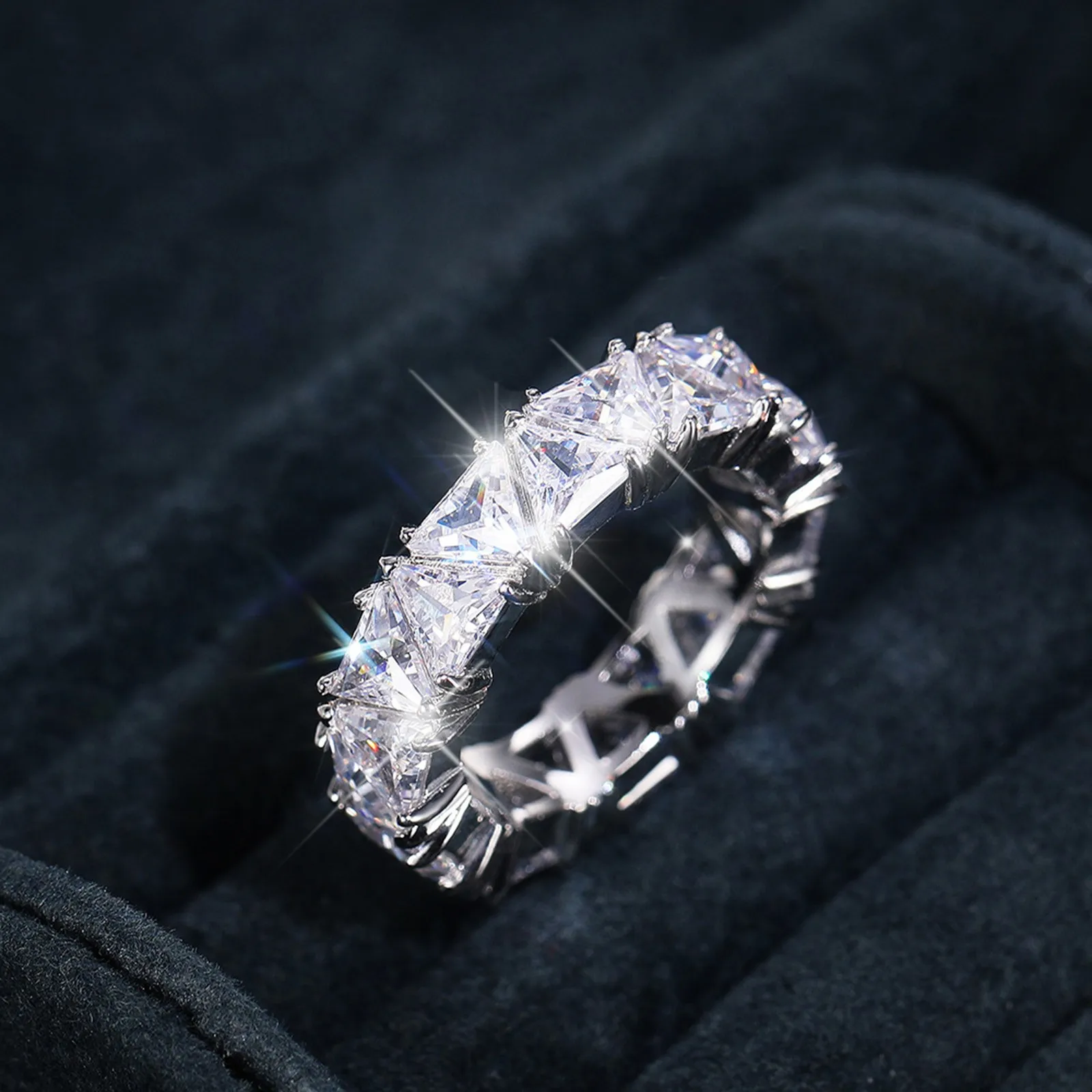 

Silver Retro Elegant Triangular Rhinestone Ring Simplicity Alloy Jewellery Rings Women Fashion Full Diamond Ring Teen Girl