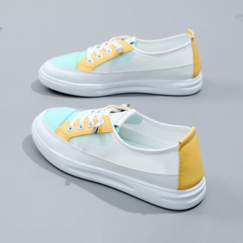 

Женские кроссовки, новинка 2022, белые дышащие спортивные сетчатые универсальные прогулочные летающие женские кроссовки, женские нескользящ...