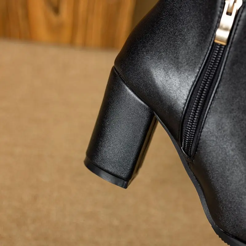 SIMLOVEYO женские ботильоны с круглым носком на массивном каблуке 7 5 см Украшение