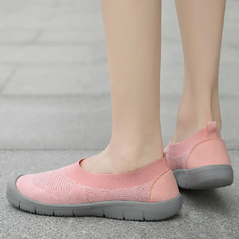 Summer New Large Women's Shoes Middle Age Mom's Shoes Flying Weave Breathable Mesh Flat Shoe Casual Shoes 35-42 Style Zapatos De