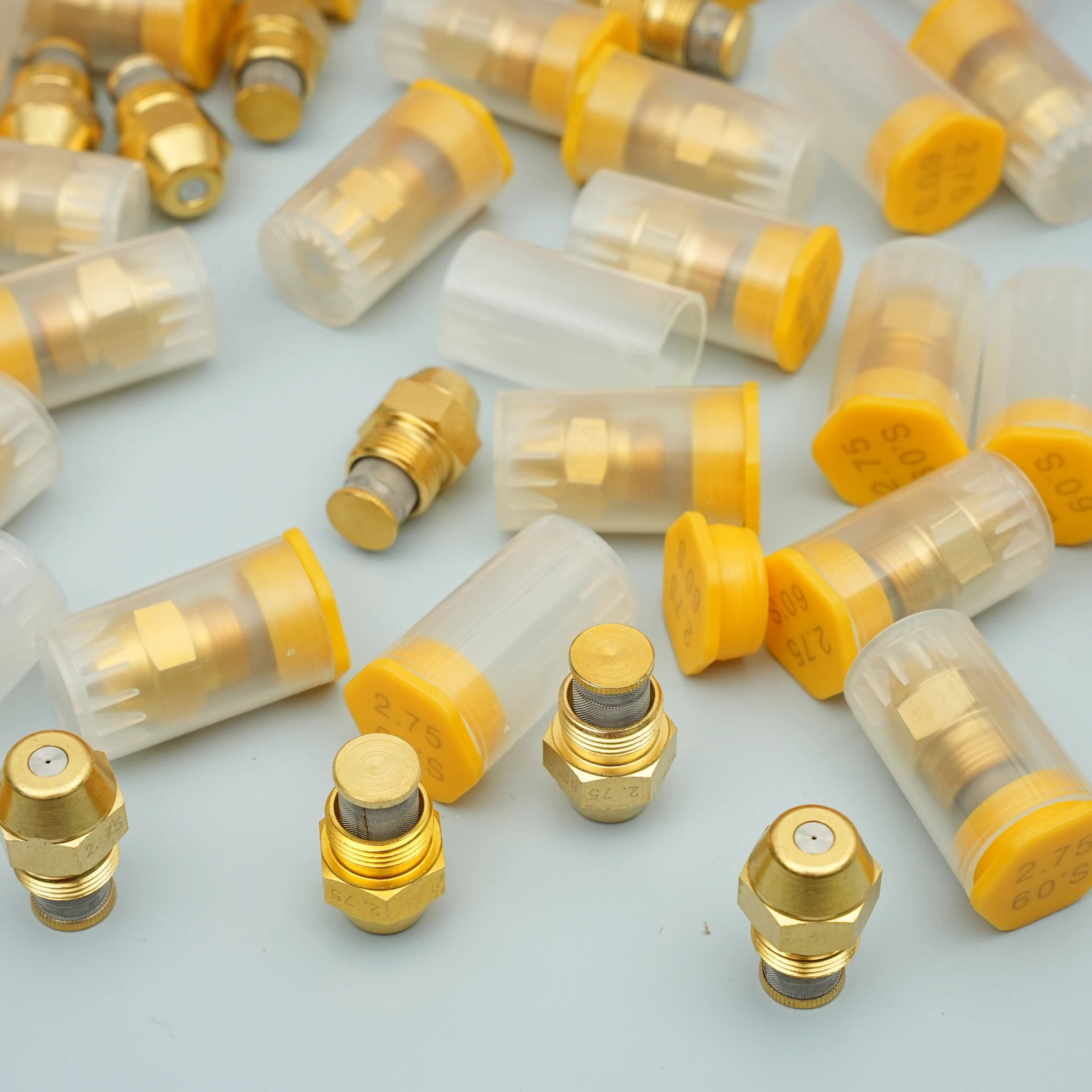 

Латунная топливная форсунка 60°