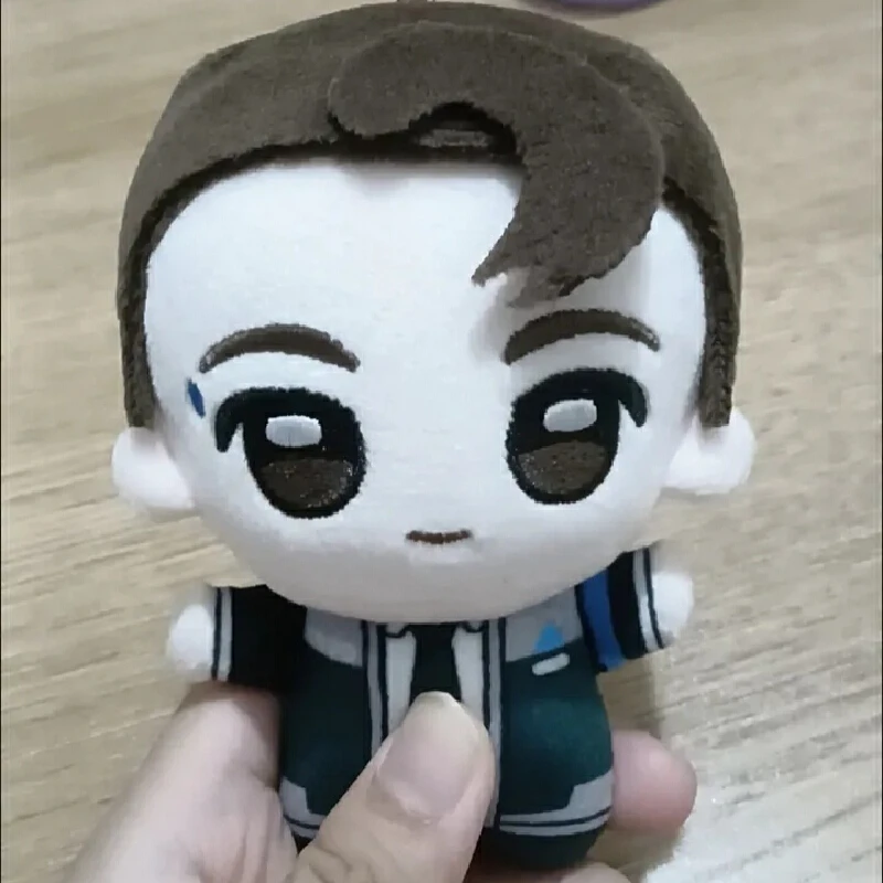 Фото В наличии: Новая плюшевая кукла Detroit: Become Human Rk800, 10 см, из хлопка, милый персонаж популярной игры, украшение для рюкзака, подарок для друзей №4
