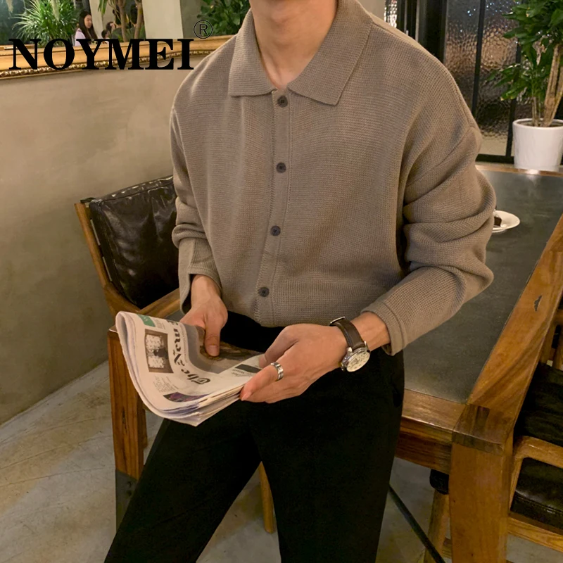 

Новая весенняя однобортная Корейская свободная Мужская одежда NOYMEI, вязаные рубашки поло, мужские топы, трендовая однотонная Повседневная б...