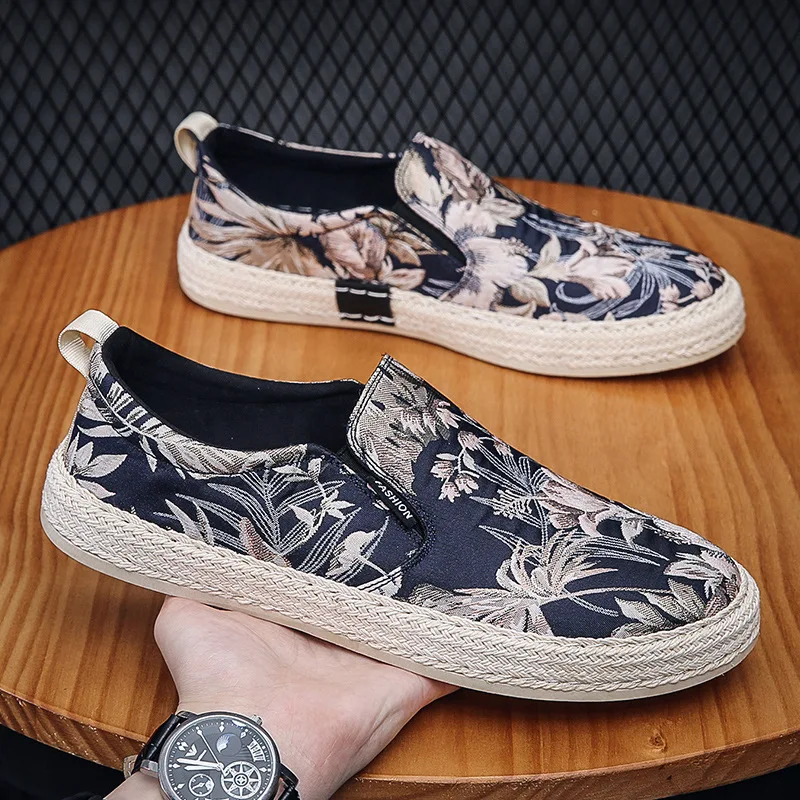 

New Men Casual Shoes 2023 Summer Breathable Fabric Slip-on Loafers Street Trend Flower Print Fisherman Shoes