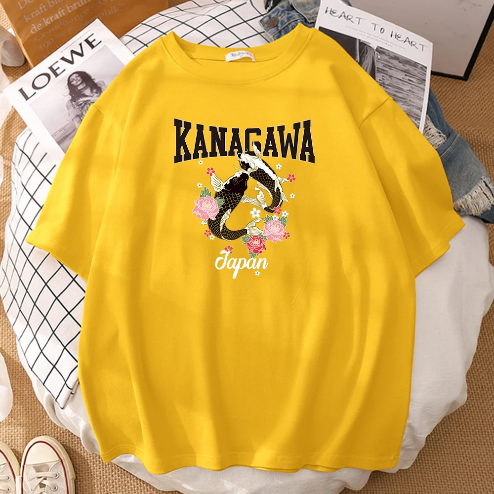 

Футболка Kanagawa мужская с надписью Koi и цветочным принтом, модная тенниска в японском стиле, повседневная майка с принтом манги
