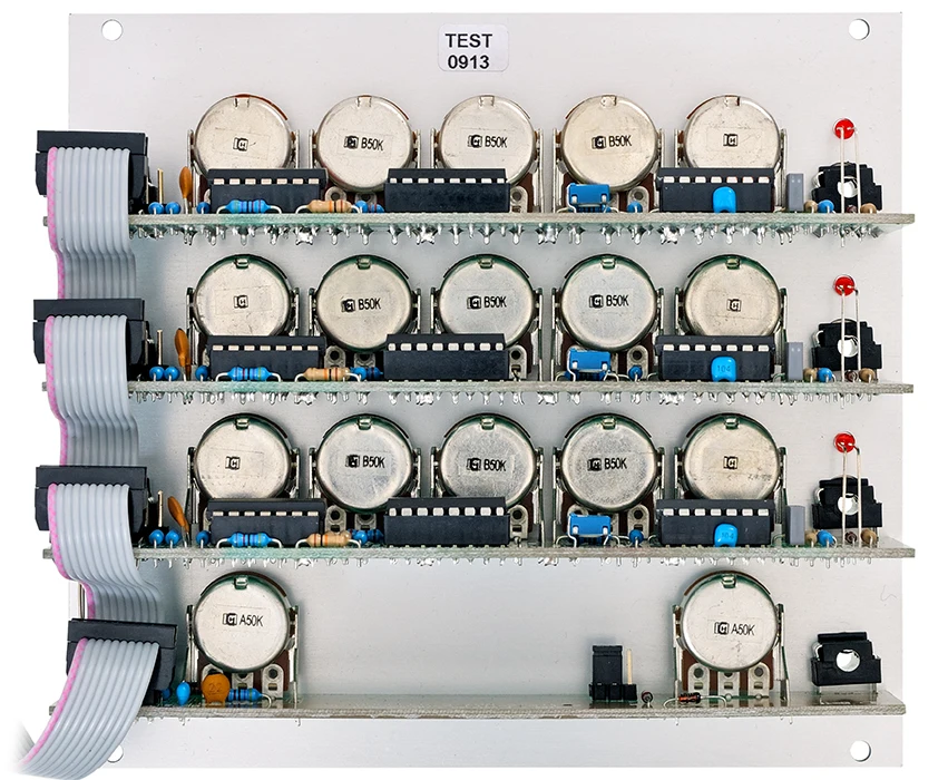 Модули и рэки Doepfer A-127 VC Triple Resonance Filter Три параллельных управляемых по |