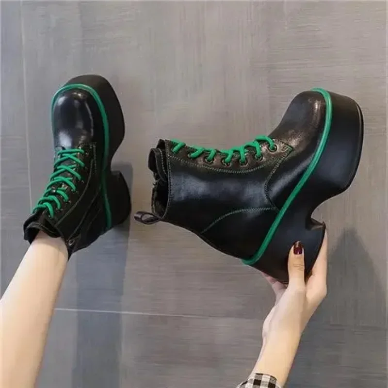 Женские мотоциклетные ботинки из натуральной кожи на платформе 11 см