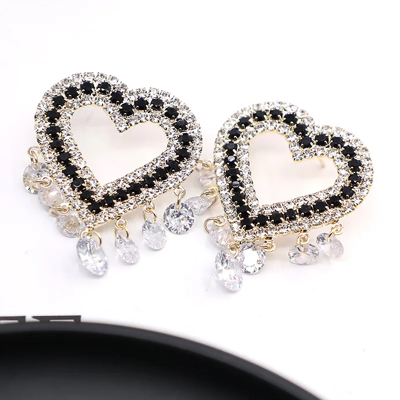 

Билиантовые Модные полые серьги для женщин