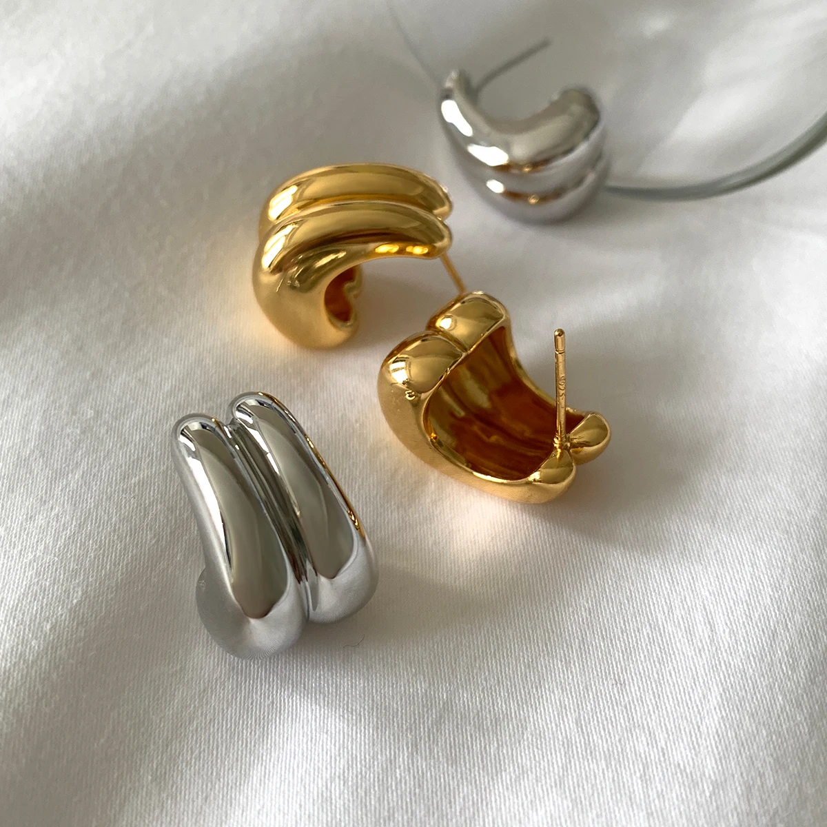 

Серьги LONDANY, европейские и американские модные металлические глянцевые серьги в виде дуги, серебро 925 пробы, простые серьги-иглы