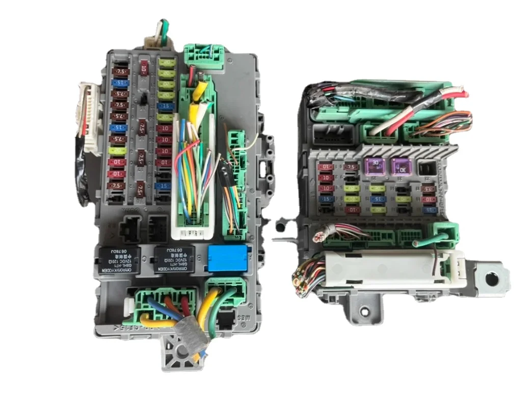 Для Honda 08-11 Eight Generation Accord 2,0 Крытый блок предохранителей 1 шт. H211/R312