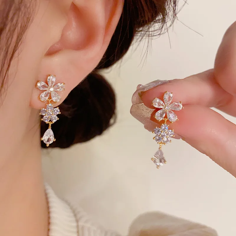 Популярные в Интернете изысканные модные темпераментные серьги с кисточками и