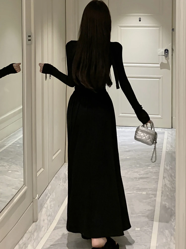 2024 Черное плиссированное сексуальное платье макси с длинным рукавом и v-образным