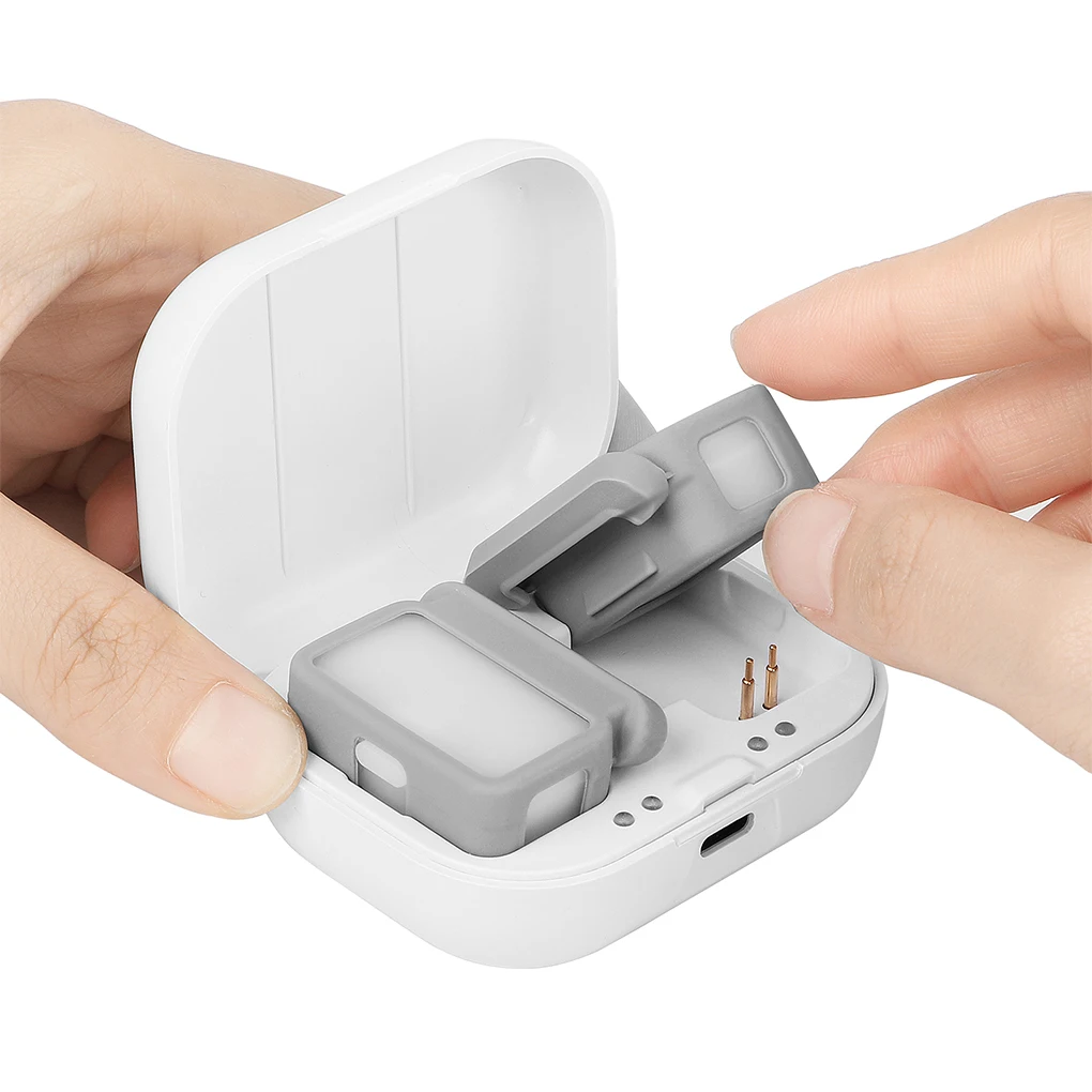 

Sunnylife Fill Light with Charging Case Portable Phone Clamp Dimmable 25LUX 0 6m Shooting Lamp Rechargeable Lighting