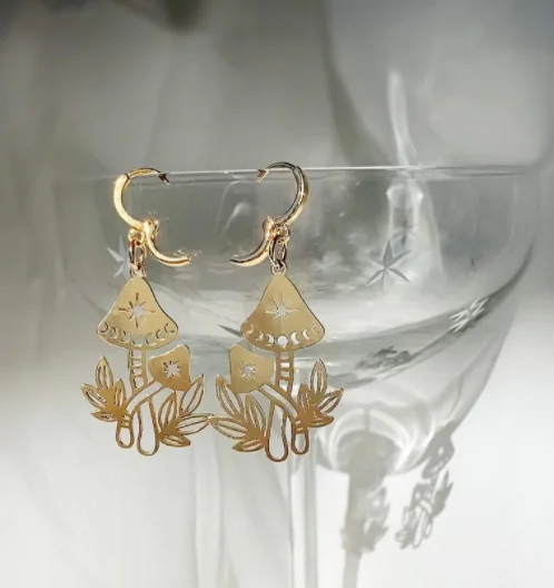 Mushroom Moon Phase Huggie Earrings Retro 70s Celestial Charm Gold Zodiac Jewelry Costume |