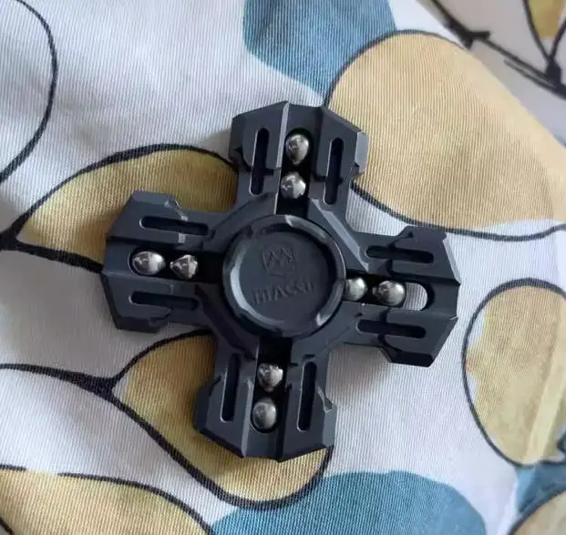 

Second hand EDC MACKIE Fingertip gyroscope