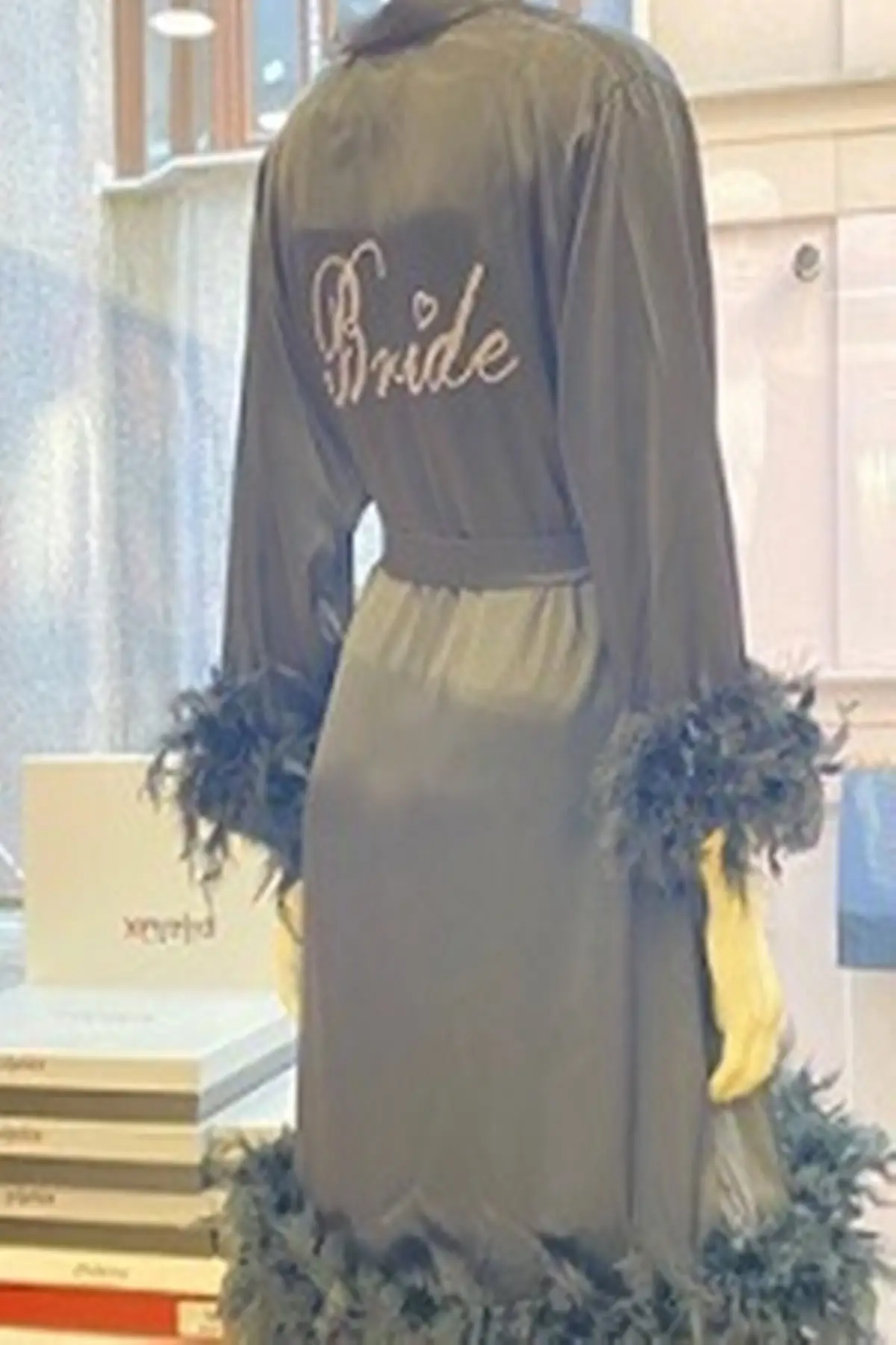 

Dressing Gown Black Satin Arm And Skirt Feathered Bride Bathrobe Peignoir Kimono Bride Sleepwear Night Gown