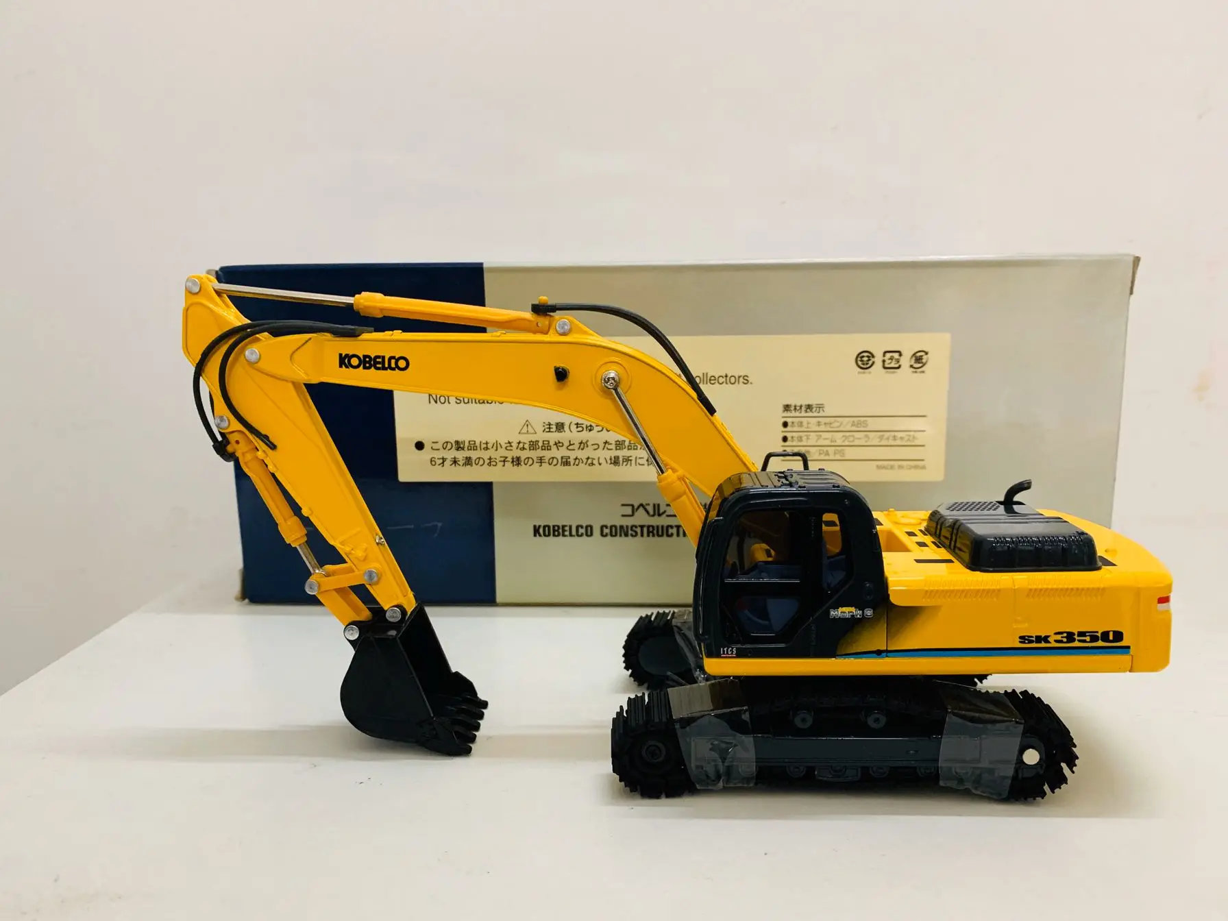 Kobelco Acera Mark 8 SK350 экскаватор желтого цвета масштаб 1/43 литые модели новинка в
