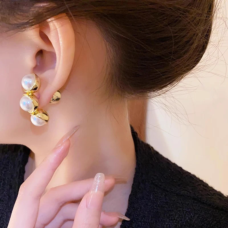 Французские серьги-гвоздики в стиле ретро с жемчугом и геометрическим узором из