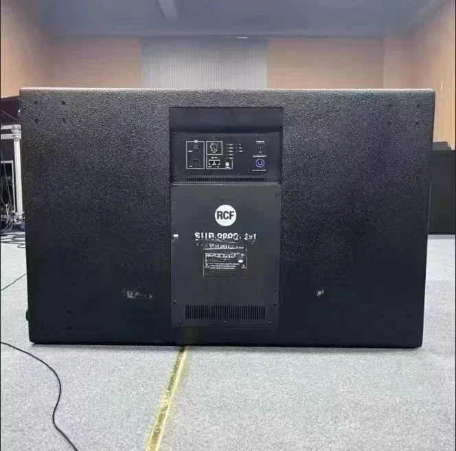 110 кг B9006 Активный/пассивный двойной 18-дюймовый сабвуфер Мощные динамики RCF 9006-ас