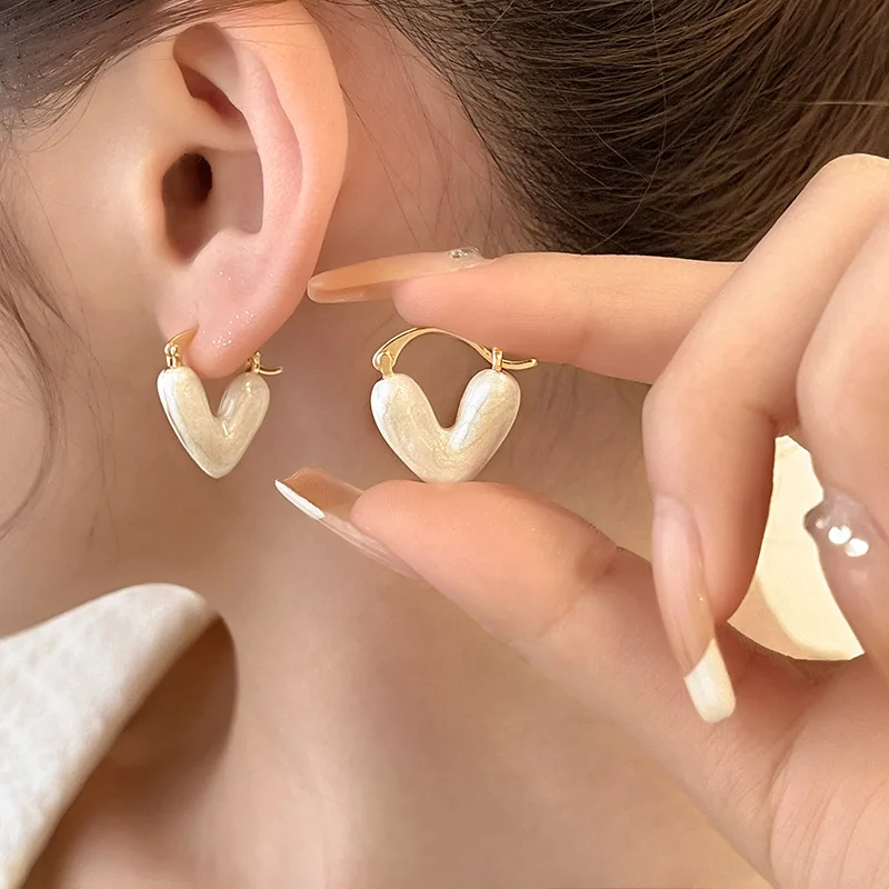 

Роскошные серьги для женщин раньше Серьги Корейская мода Эффектные серьги для пирсинга козелка ювелирные изделия серьги в форме сердца