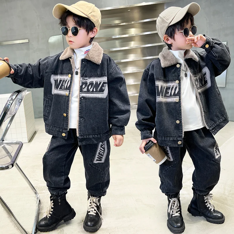 

Boys autumn and winter wear new children's wear autumn and winter sportswear handsome boys Plush thickened jeans suit