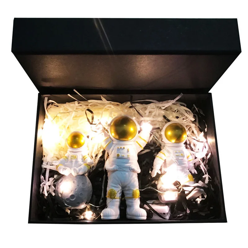 Фигурки астронавтов из смолы модный космонавт с луной скульптура декоративные
