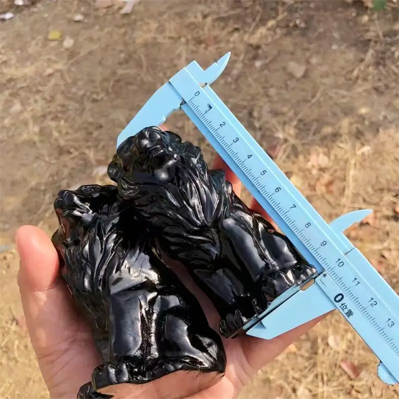 Статуэтка из черного обсидиана с львом