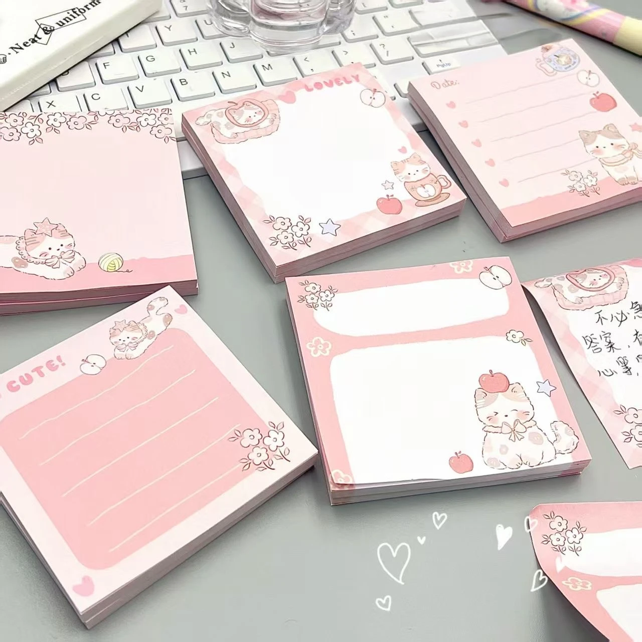 

Блокнот с наклейками котятами