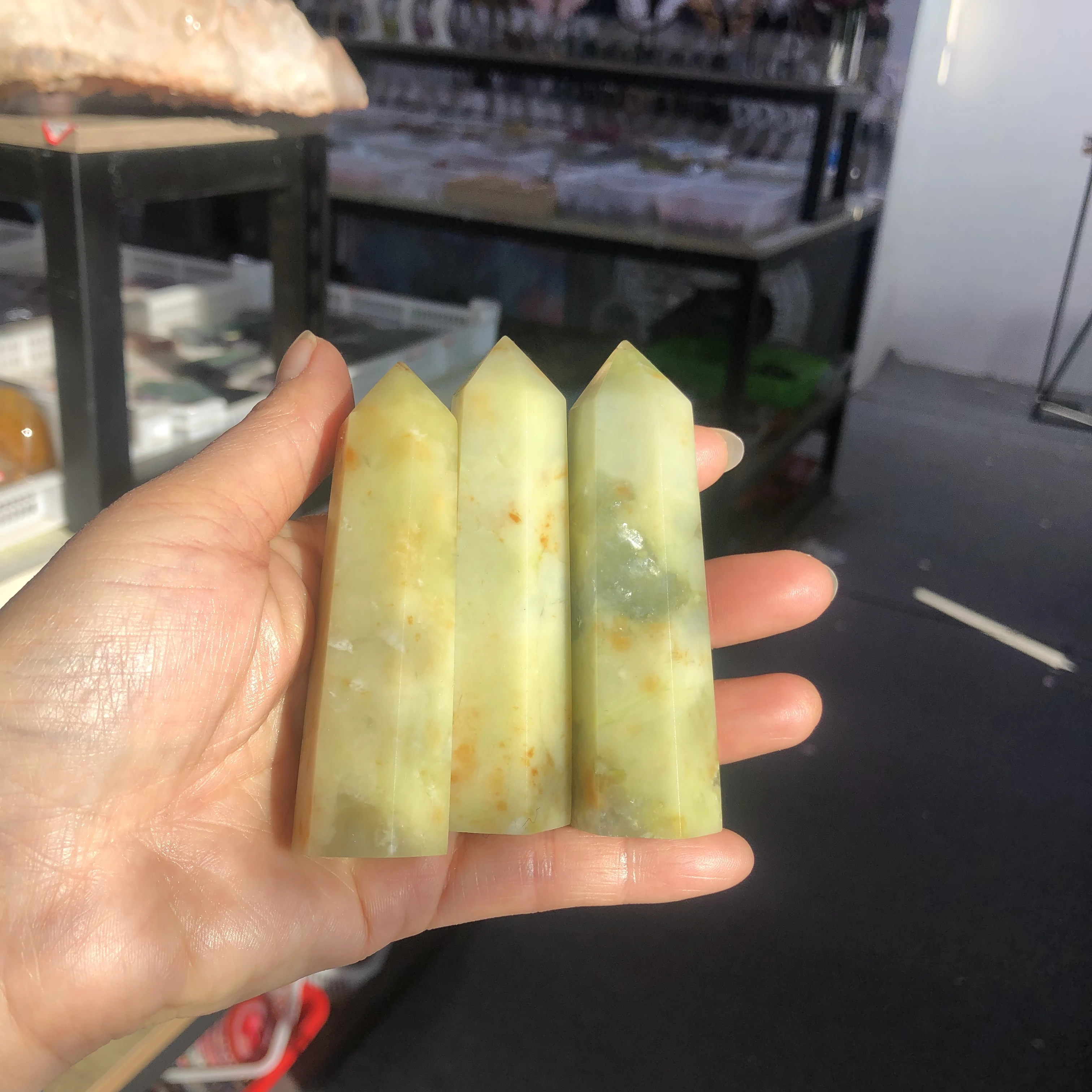 Натуральная Зеленая Нефритовая Хрустальная башня с зеленым опалом