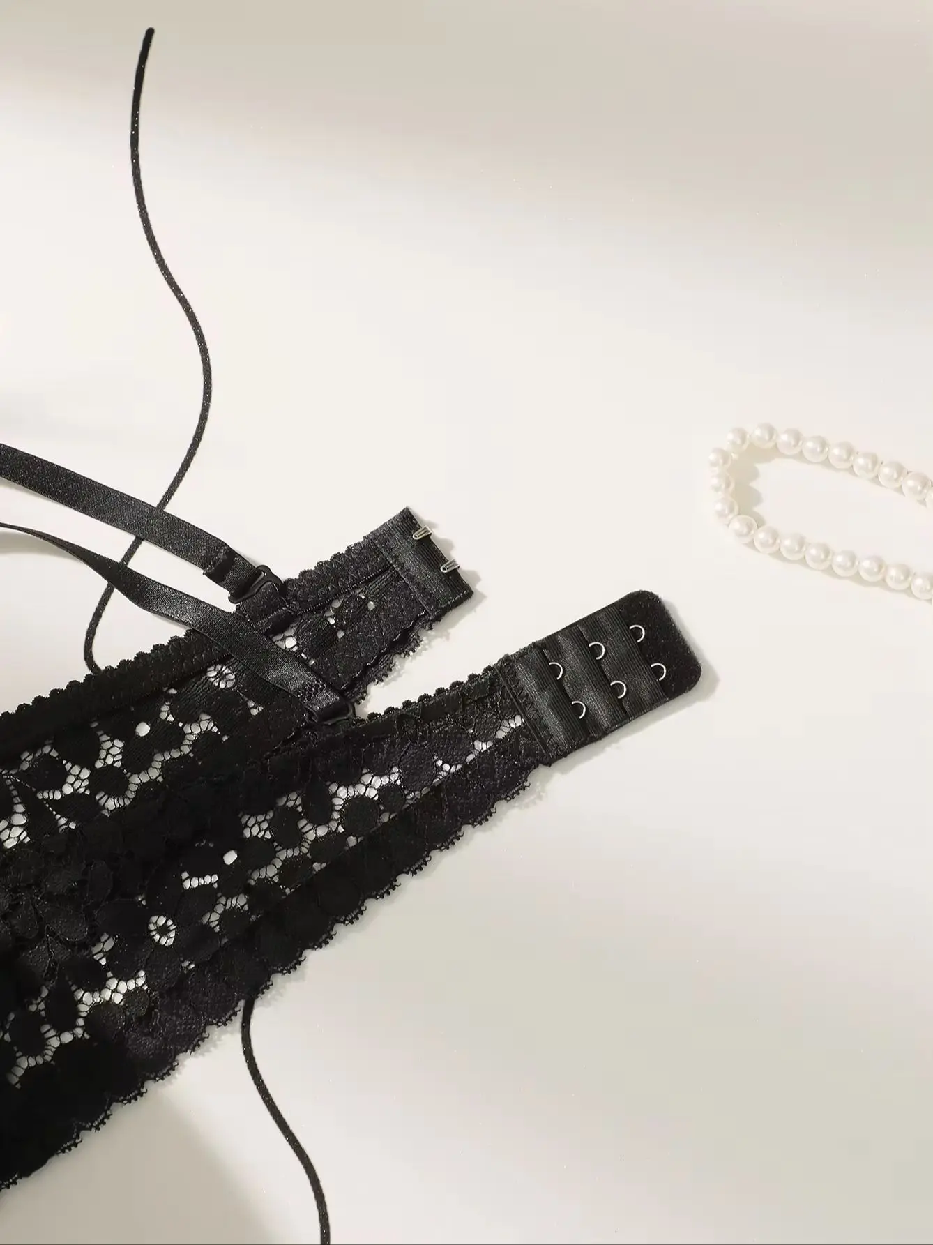 Комплект женского кружевного нижнего белья с чашками пуш-ап 70B-85B