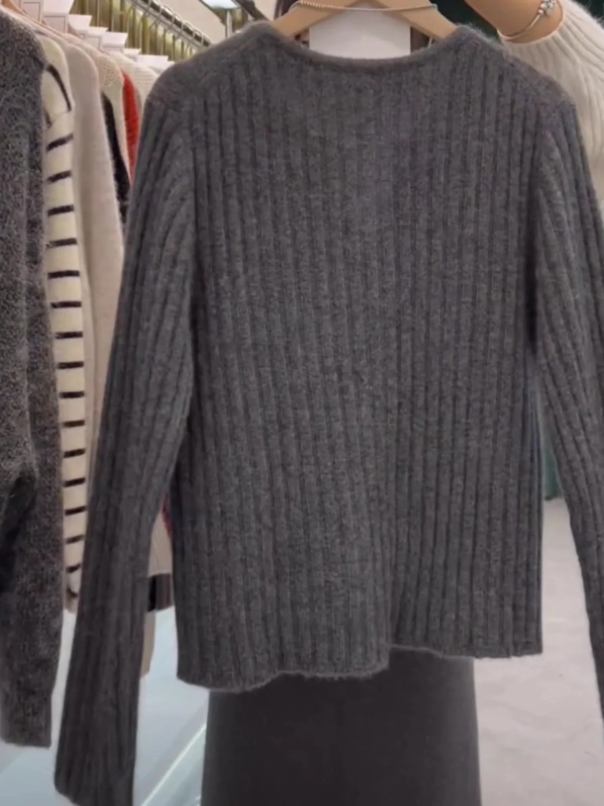 Корейская серия серая вязаная верхняя одежда для женщин 2024 осень и зима новый топ