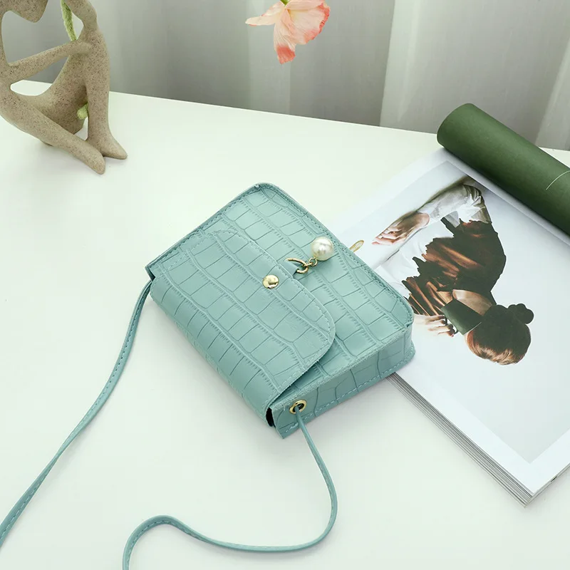 Crocodile pattern small square bag 2023 ladies bag foreign trade small bag women's bag fresh and sweet pendant crossbody bag