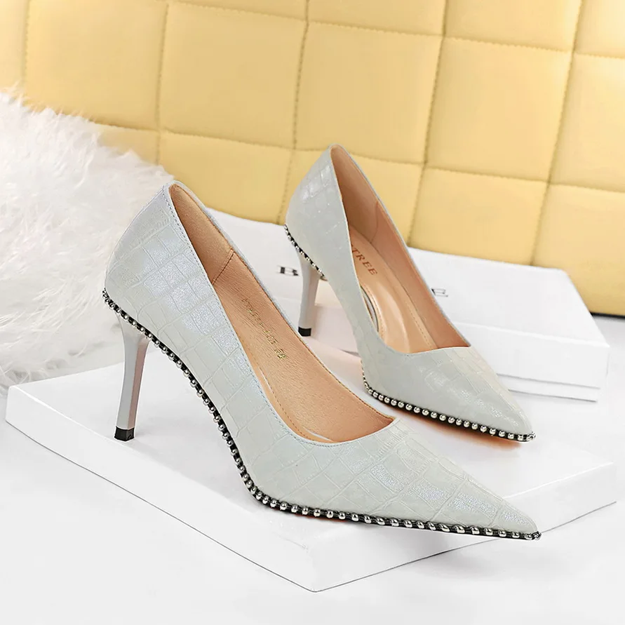 2022 Spring New Women 8cm 10.5cm High Heels Tacones Pumps Scarpins Office Lady Rivets Medium Heels Plus Size Wedding Party Shoes