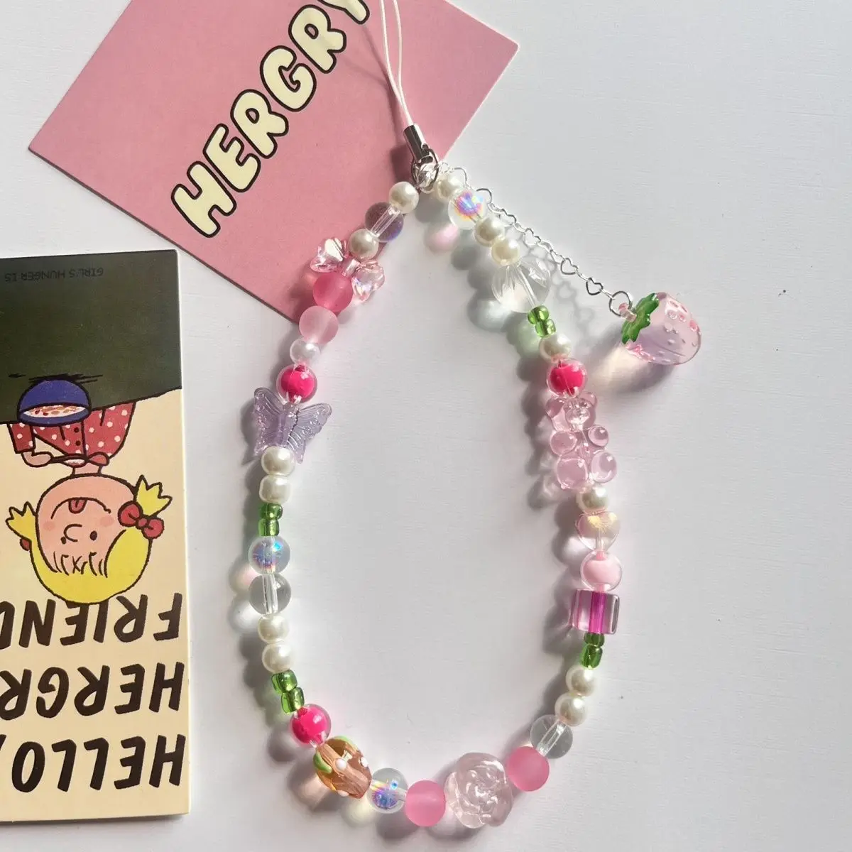 Oryginalny ręcznie robiony pasek do telefonu komórkowego Y2K Niche Sunny Pink Strawberry Pendant Butterfly Bead Keychain Lanyard