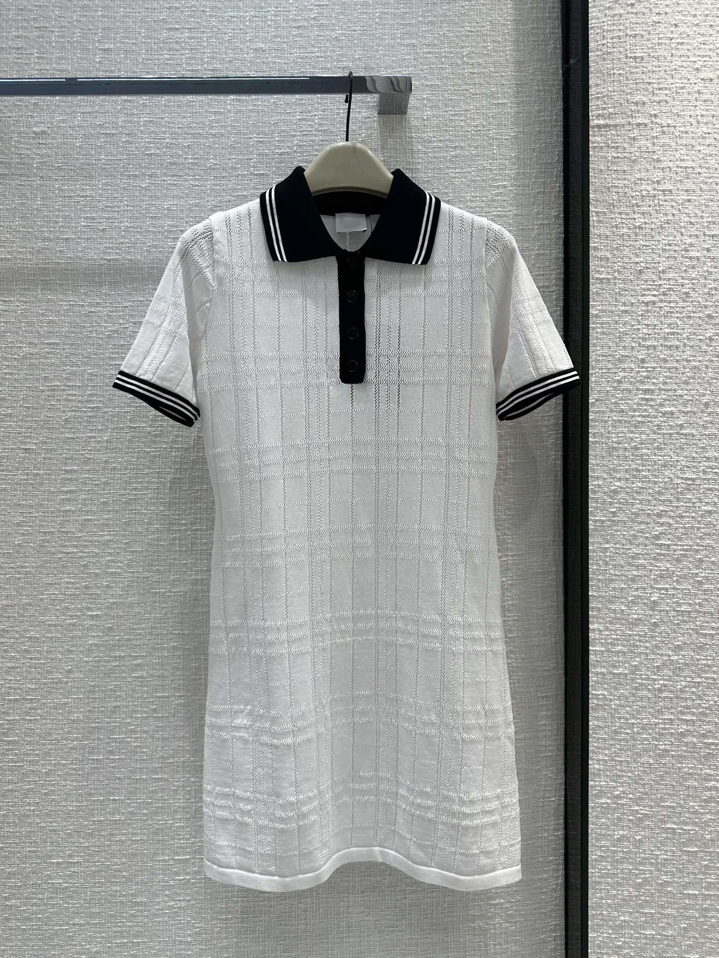 23 New spring/summer products, sports style white sweater knitted dress, classic British style black and white collar6.21