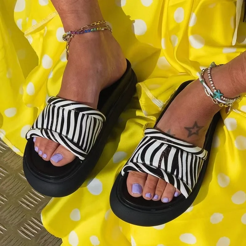 

Шлепанцы женские для пляжа, сандалии на толстой подошве, пляжные тапочки, летняя модель 2022