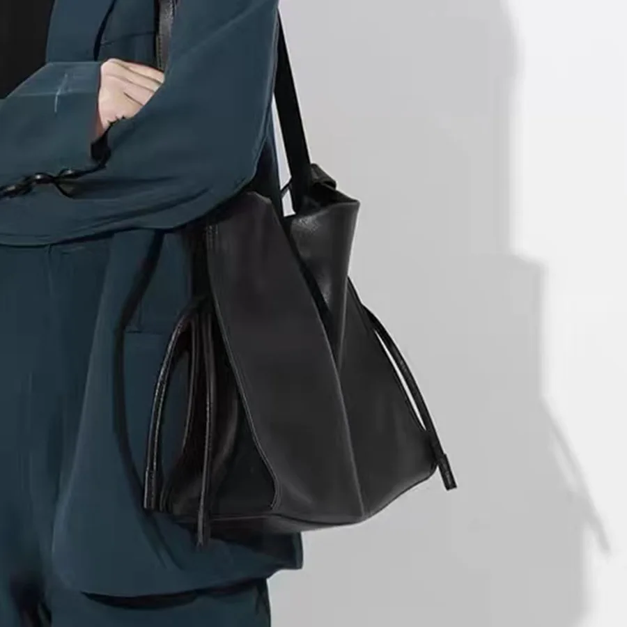 

PU Leather Large Capacity Shoulder Tote Bags for Women 2022 New Winter Retro Simple Big Drawstring Crossbody Bag Female Handbag