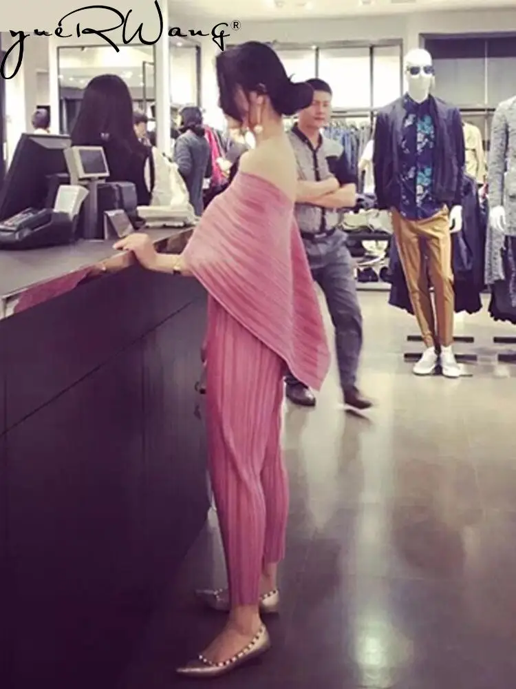 

Женский брючный костюм YUERWANG, элегантный костюм из двух предметов с плиссированным укороченным топом с открытыми плечами и длинными брюками...