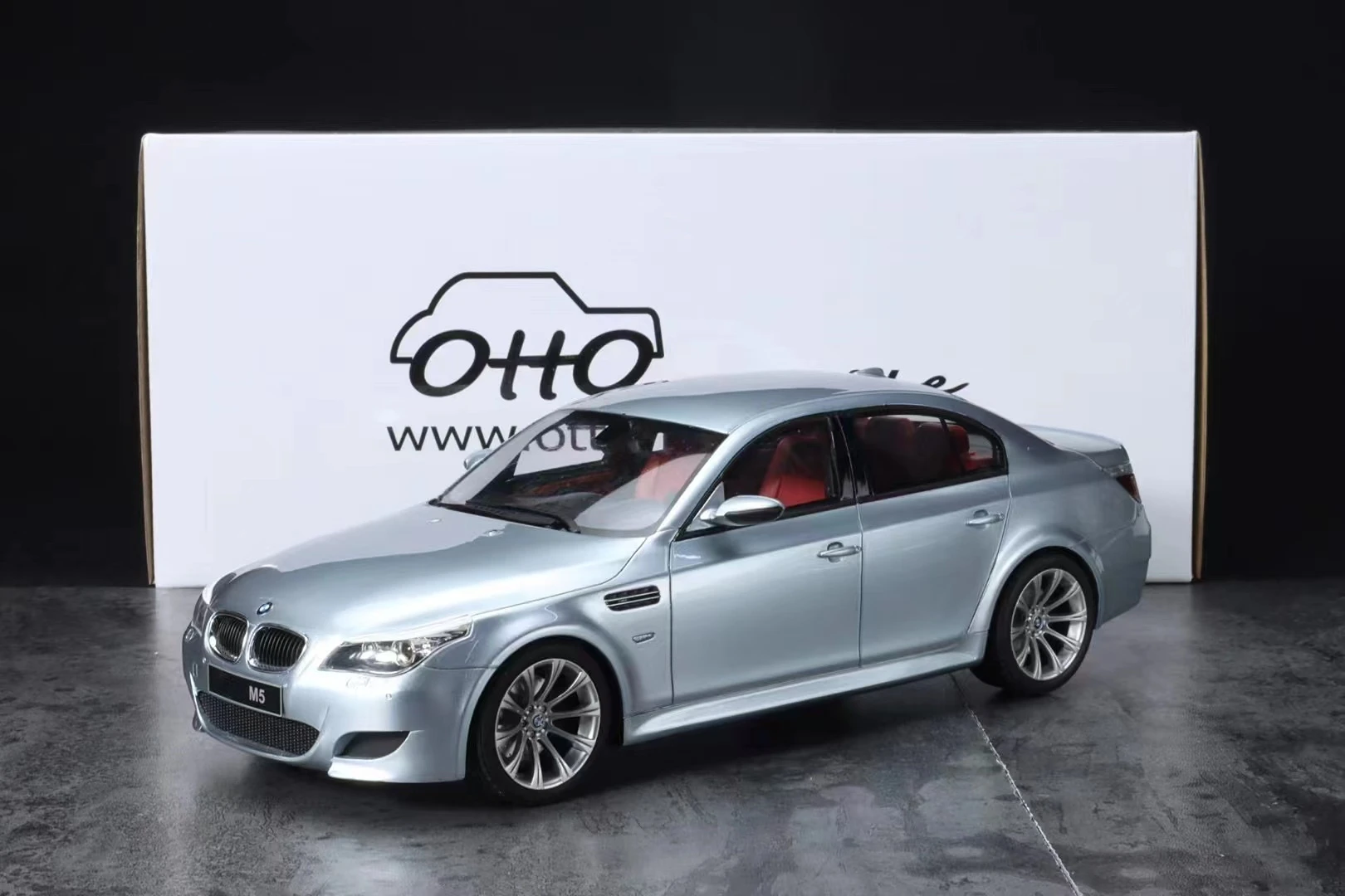 

OTTO 1:18 For M5 E60 PHASE2 M Power 2008 Limited to 4000 Sets Simulation Resin Alloy Static Car Model Toy Gift