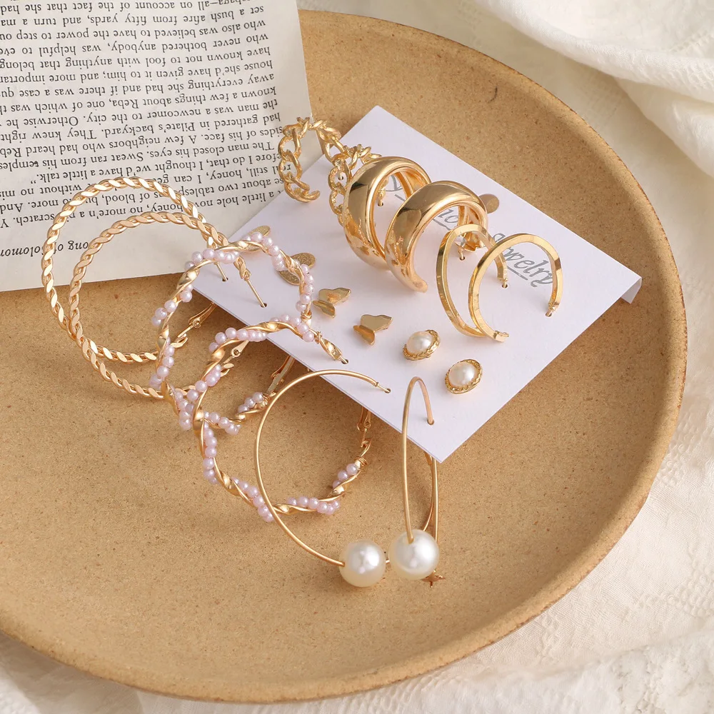 

WLP Women Classic Round Twist Twist Pearl Earrings Set Retro Geometric Holiday Beach Bohemian Hoop Stud Earring Set Jewelry