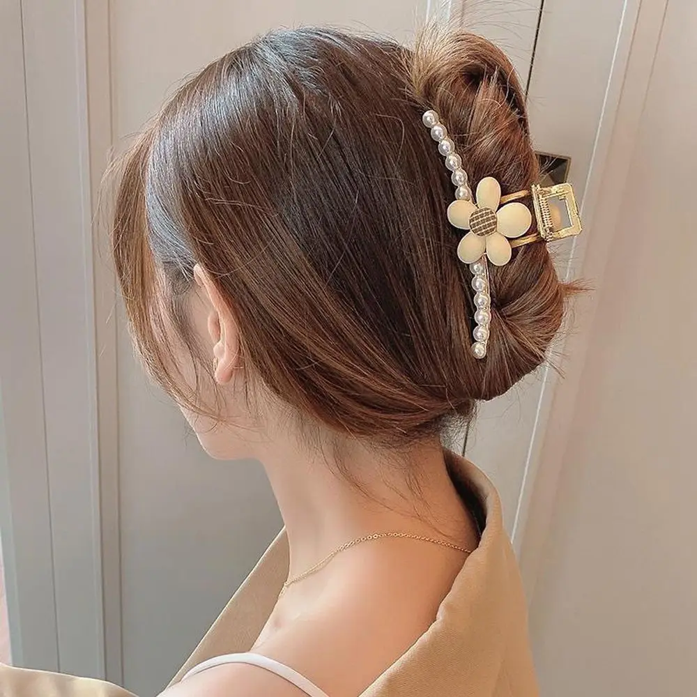 

Pearl Flower Hairpin Girl Elegant Fashion Boutique Hairpin Barrett Crab Ponytail Headdress Wholesale