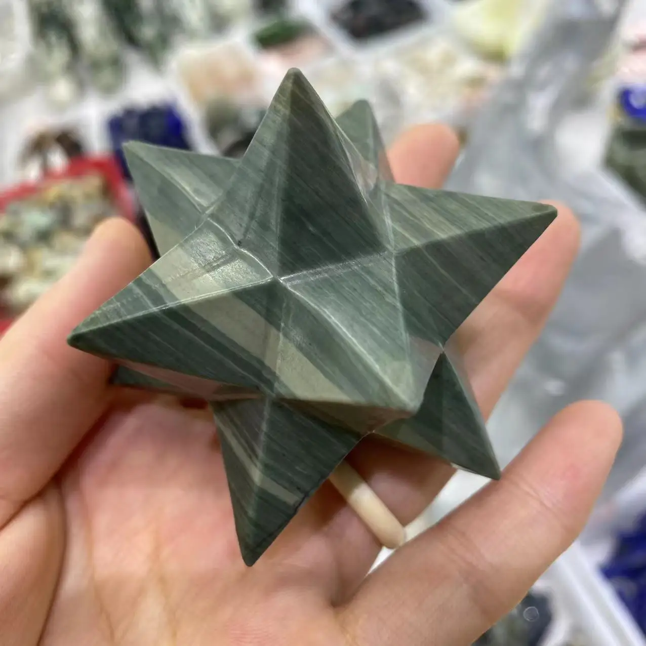 

Natural Green Zebra Crystal Hexawn Star Carving Piece Energy Gem Reiki Healing Room Office Decoration Collection