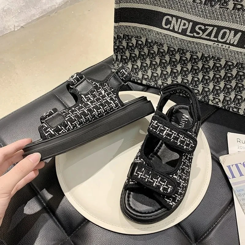 

2022 Trends Women Sandals Summer New Flat British Wind Velcro Embroidery Thick-soled Casual Roman Designer Shoes Platform Sandal