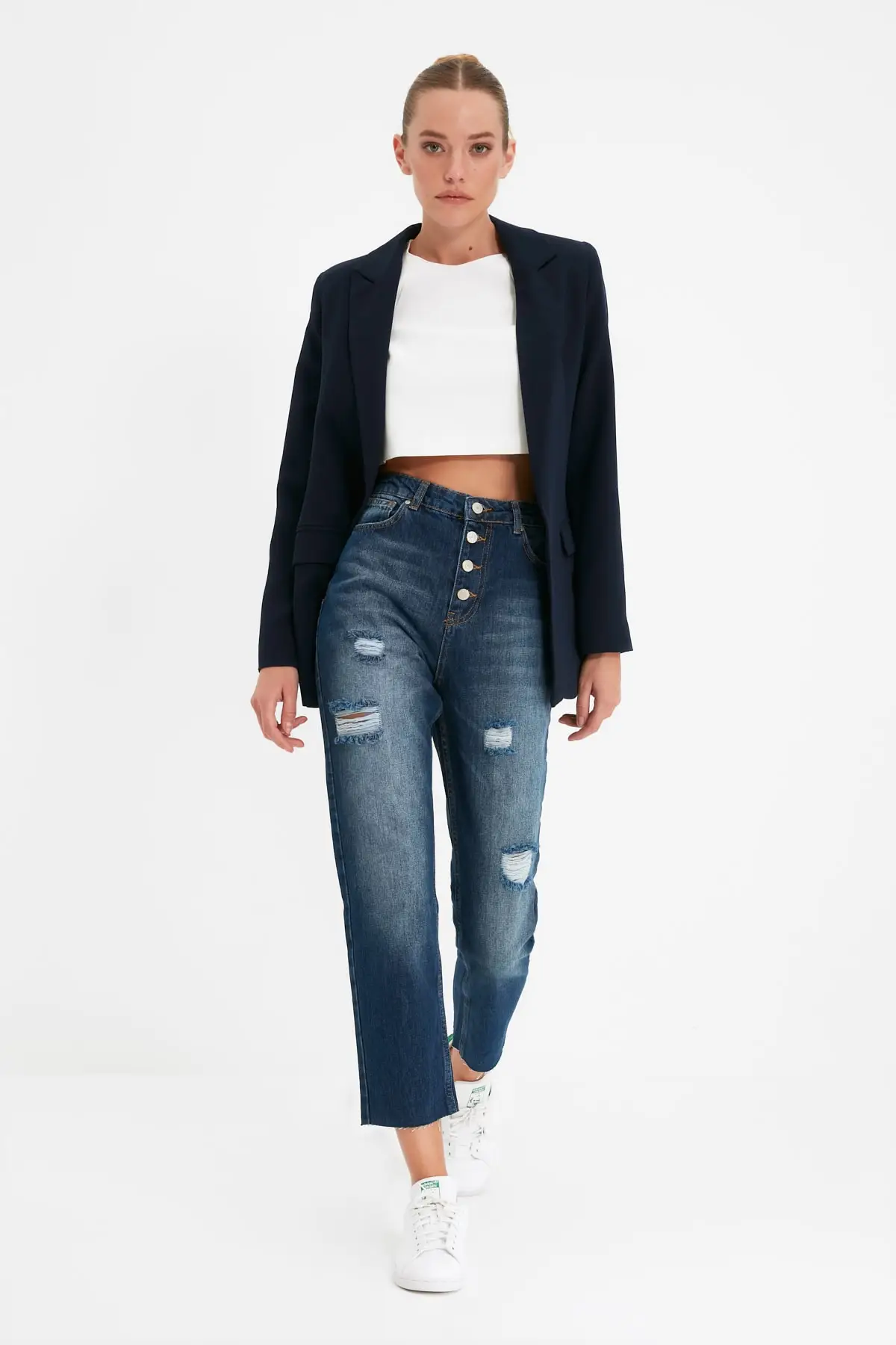 

Trendyol Front Button Yırtıklı High Bel Mom Jeans TWOAW22JE0847