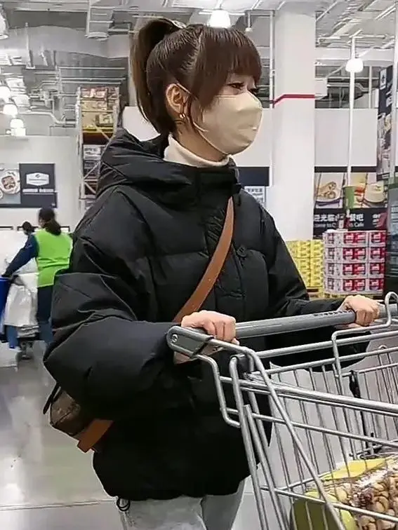 Winter Parkas Jacket Women Thicken Warm Coat Womens with Hooded Jackets Solid Cotton-padded Woman Fashion New Streetwear S73