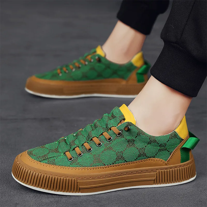 2023 Summer Green Men's Skateboard Shoes Breathable Non-slip Sport Shoes Man Slip-on Retro Flat Sneakers Men zapatillas hombre
