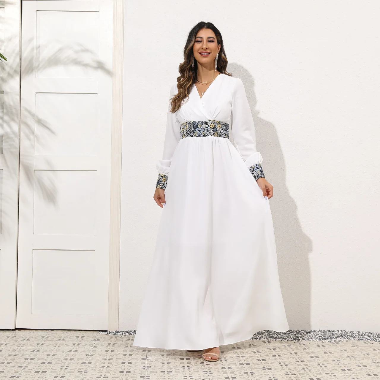 

New Spring Middle East Simple V-Neck Dress High Waist Slim Elegant Temperament Muslim Long Women's Clothes