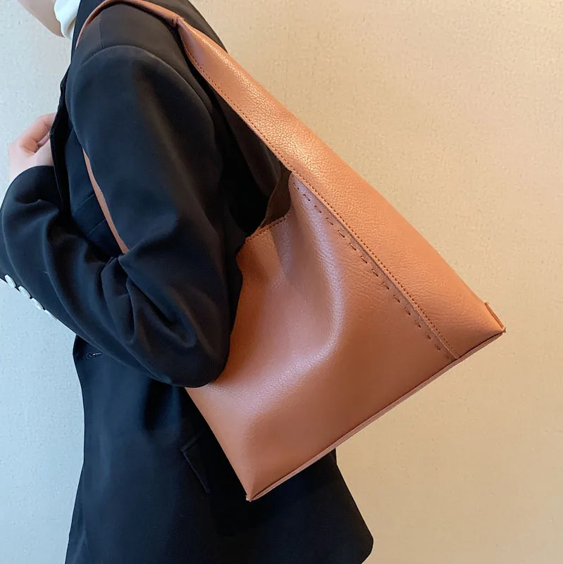 

2022 New Fashion Trend Large Capacity Underarm Shoulder Bags For Women Versatile Bucket Bag Travel Lady Shopping Tote Bags