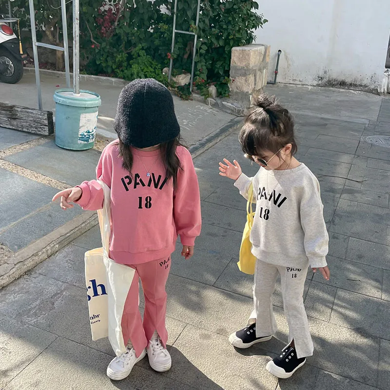 

Korean children's clothing 2022 spring letter printing set girls' long sleeved sweater flared pants 6-51