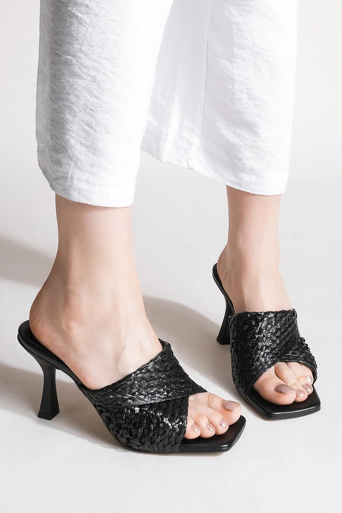 

Women straw knit heels slippers Valite black